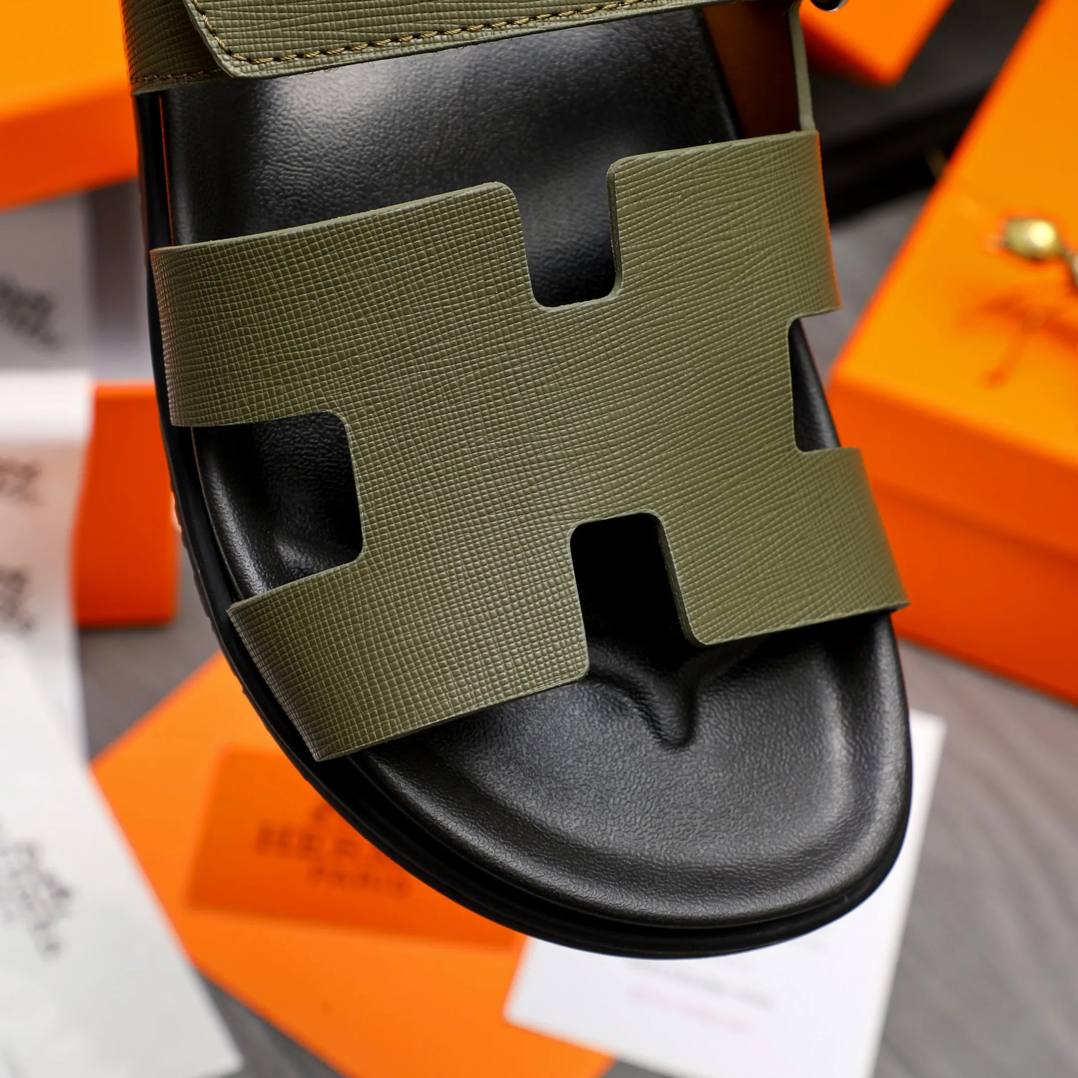 Men's shoes 💰340 Product trademark: Hermes "Hermes" Couple's slippers Regular size: 36-46 Product material: Selected vertical grain cowhide upper, microfiber lining, original outsole